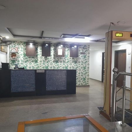 Hotel Airport Aditya Inn ニューデリー エクステリア 写真