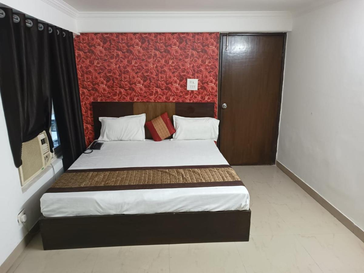 Hotel Airport Aditya Inn ニューデリー エクステリア 写真