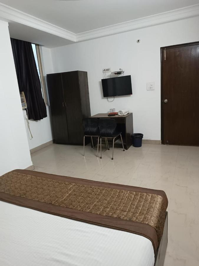 Hotel Airport Aditya Inn ニューデリー エクステリア 写真