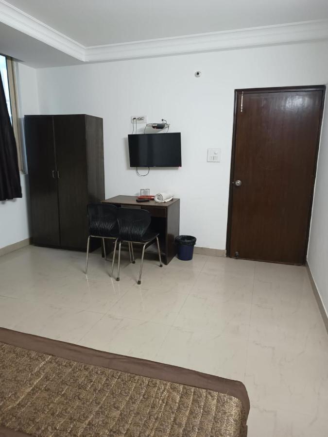 Hotel Airport Aditya Inn ニューデリー エクステリア 写真