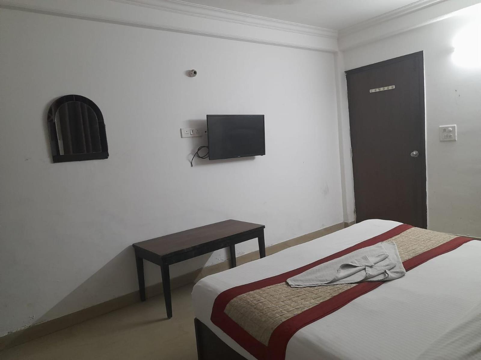 Hotel Airport Aditya Inn ニューデリー エクステリア 写真