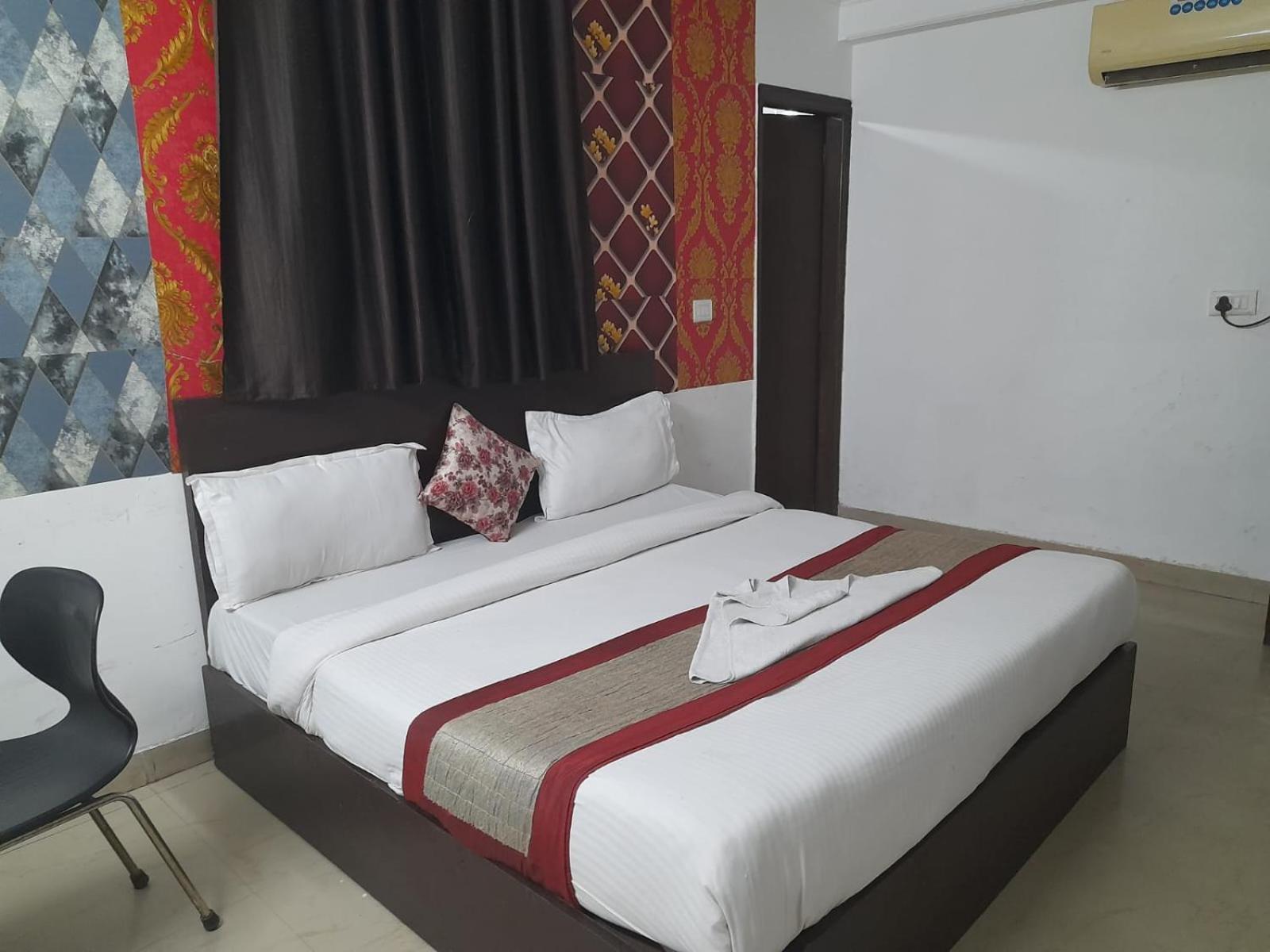 Hotel Airport Aditya Inn ニューデリー エクステリア 写真