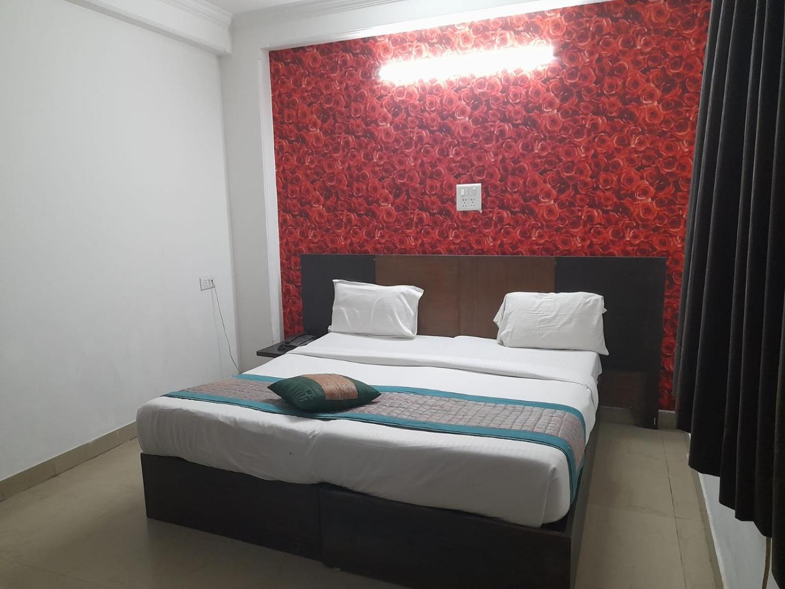 Hotel Airport Aditya Inn ニューデリー エクステリア 写真